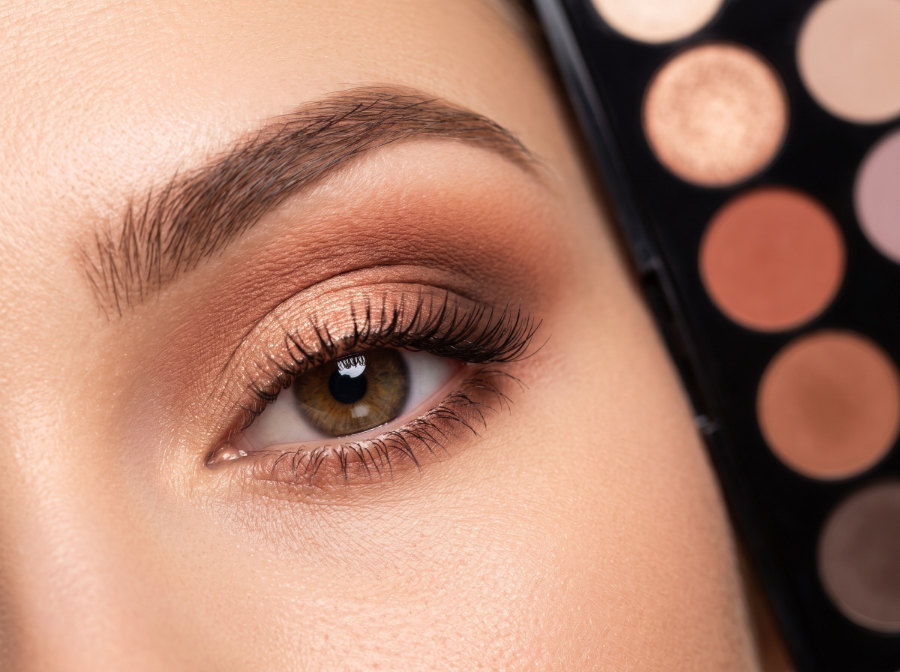 trucco occhi incappucciati