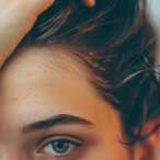 Capelli grassi: come lavarli e mantenerli puliti più a lungo